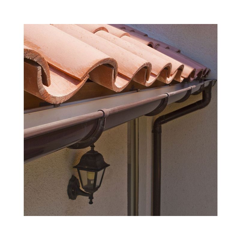 uso-gancho-canaleta-pvc-marron